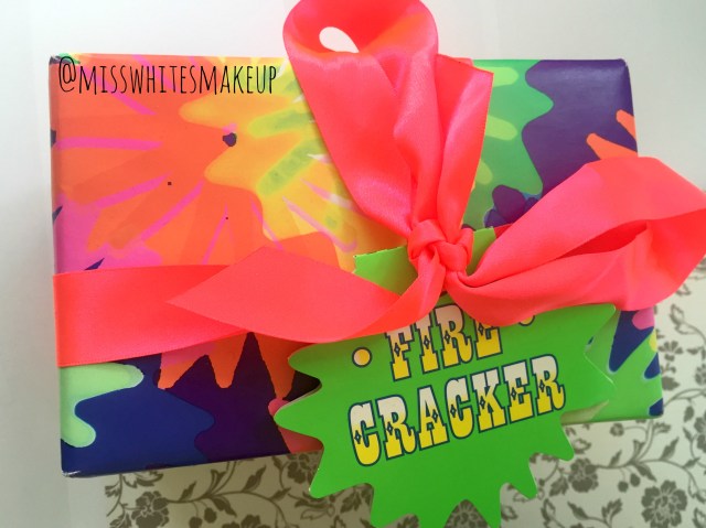 Lush Firecracker Christmas Gift Set Bath Bomb